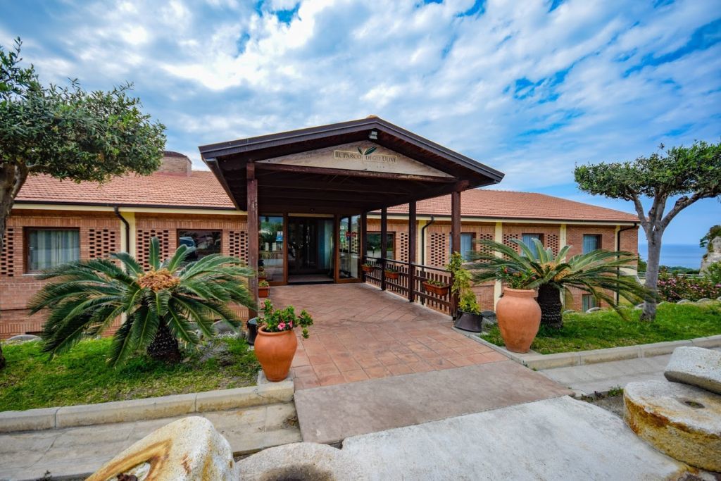 מלון וילאפרנקה טירנה Il Parco Degli Ulivi מראה חיצוני תמונה